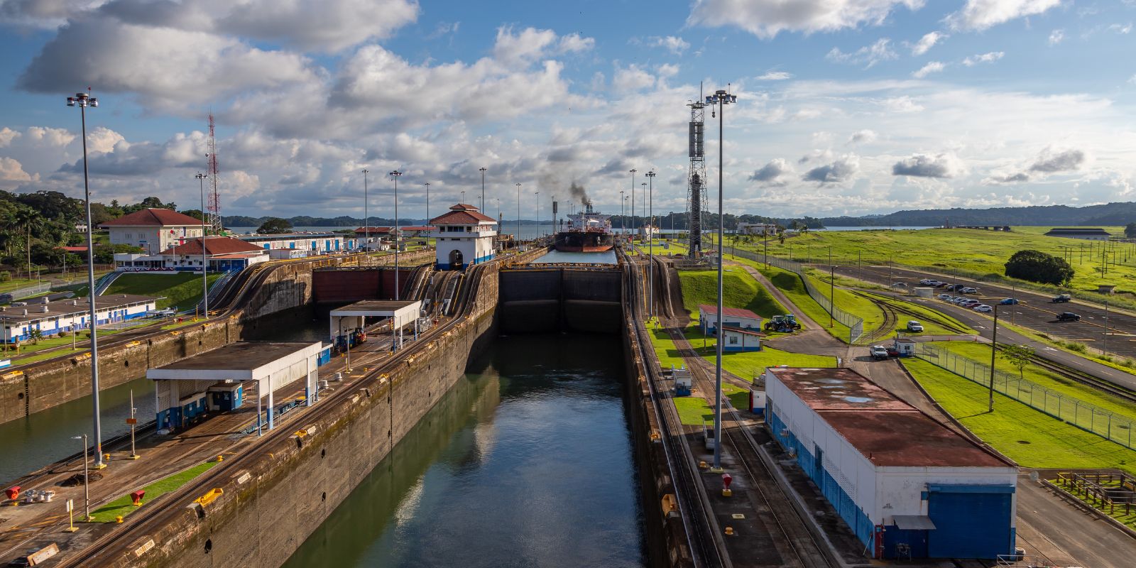 Panama Canal: Facilitating IBM Maximo® Security Based on User Roles